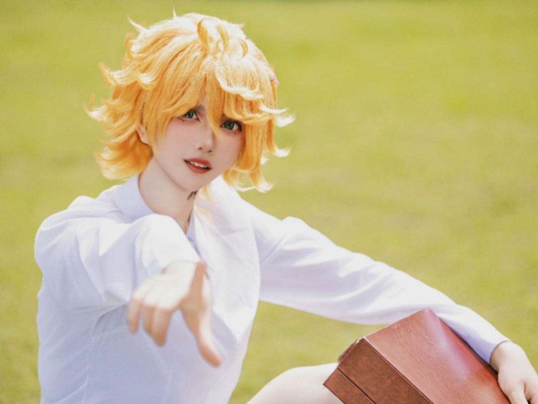 【约定的梦幻岛艾玛cos】我们都会有光明的未来