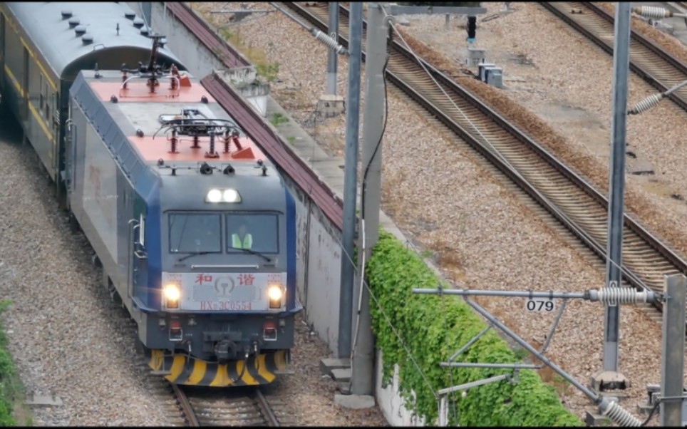 京沪线,上局宁东段hxd3c 0554牵引k527次列车出无锡站