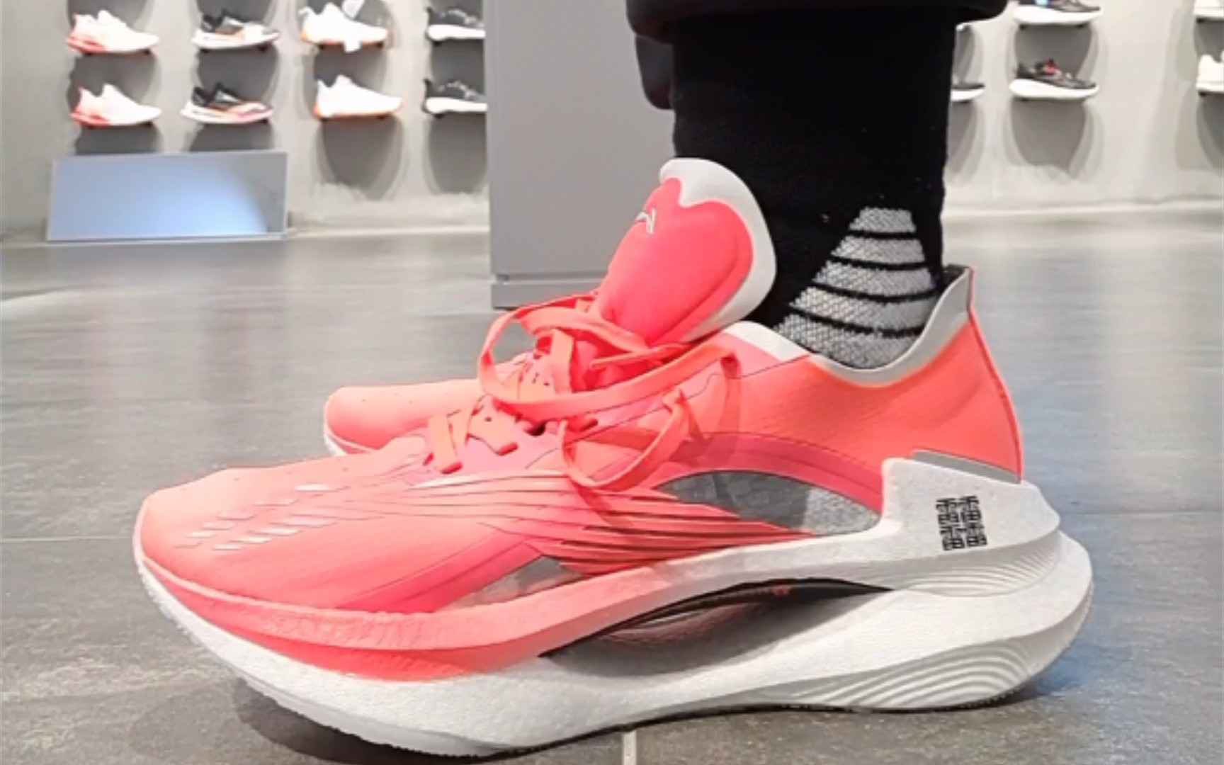 活动  李宁大绝影新配色!男女款皆有!