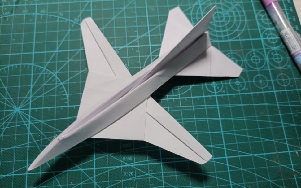 [原创]可变翼单垂尾纸飞机 折纸教程