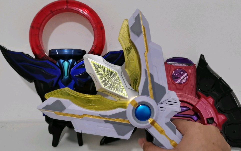 用特利迦火花变身伽古拉!