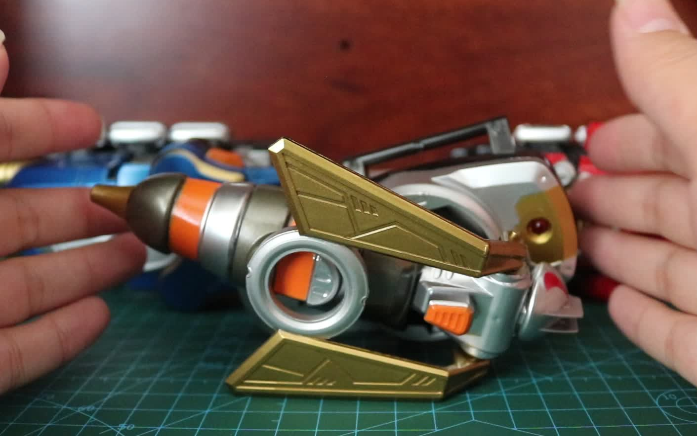 国产盗版假面骑士甲斗玩具