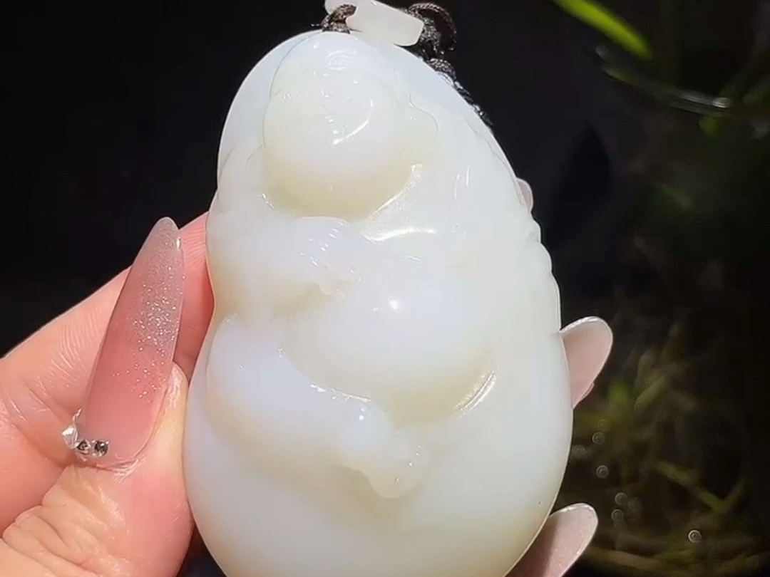 和田玉羊脂白玉笑佛手把件