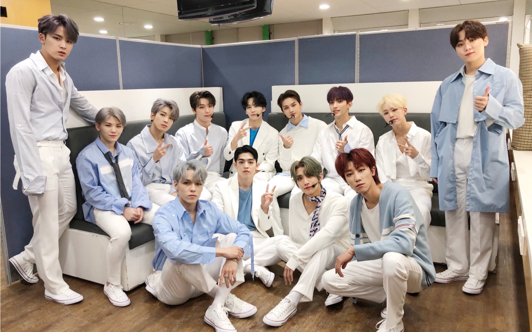 啵.他和他们和我们