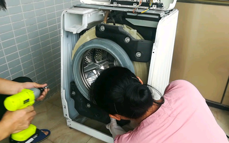 松下滚筒洗衣机换轴承,老张实操第二步_哔哩哔哩_bilibili