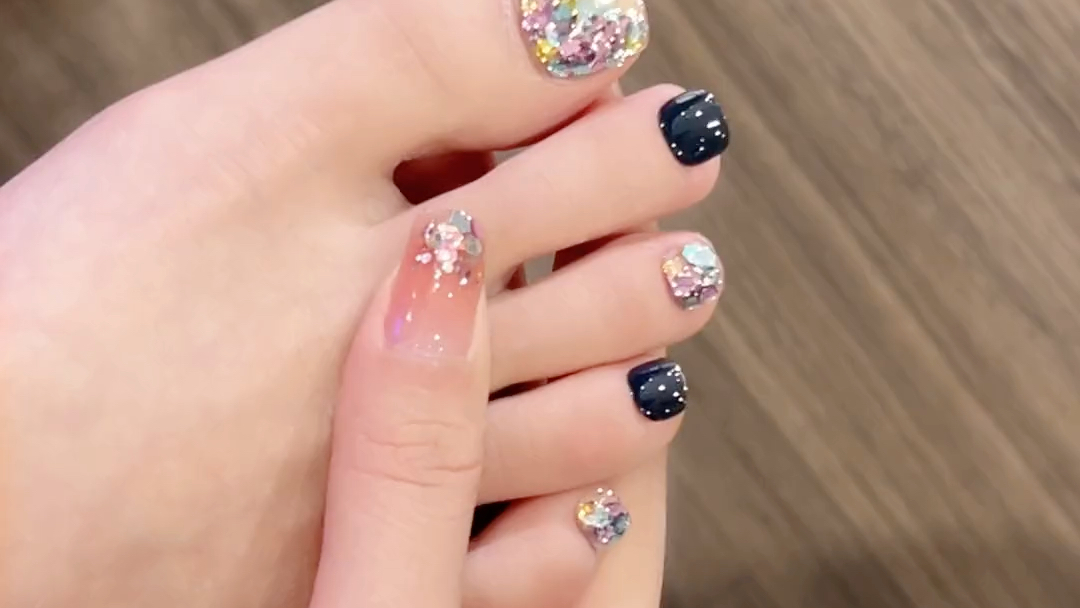 夏日显白爆闪亮片脚脚美甲