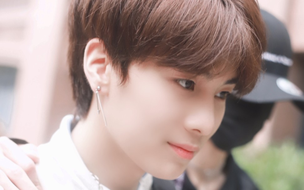 郭震少年之名著名奶包