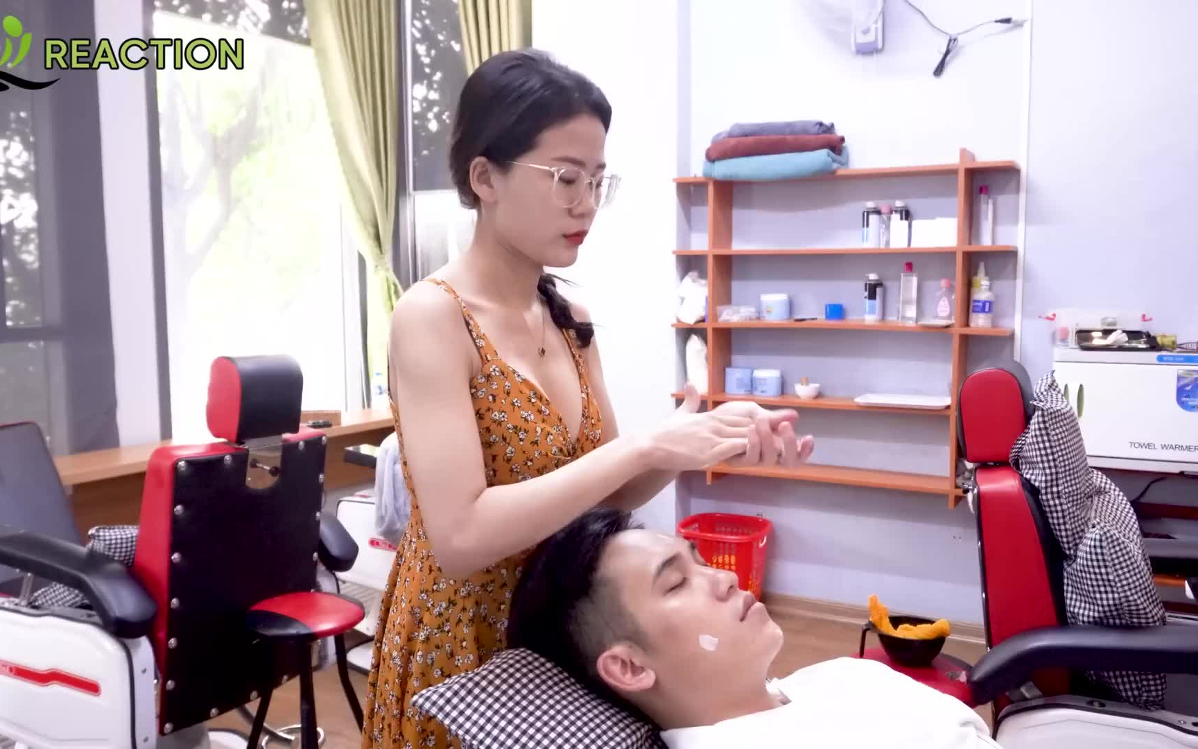 专业的越南按摩女孩