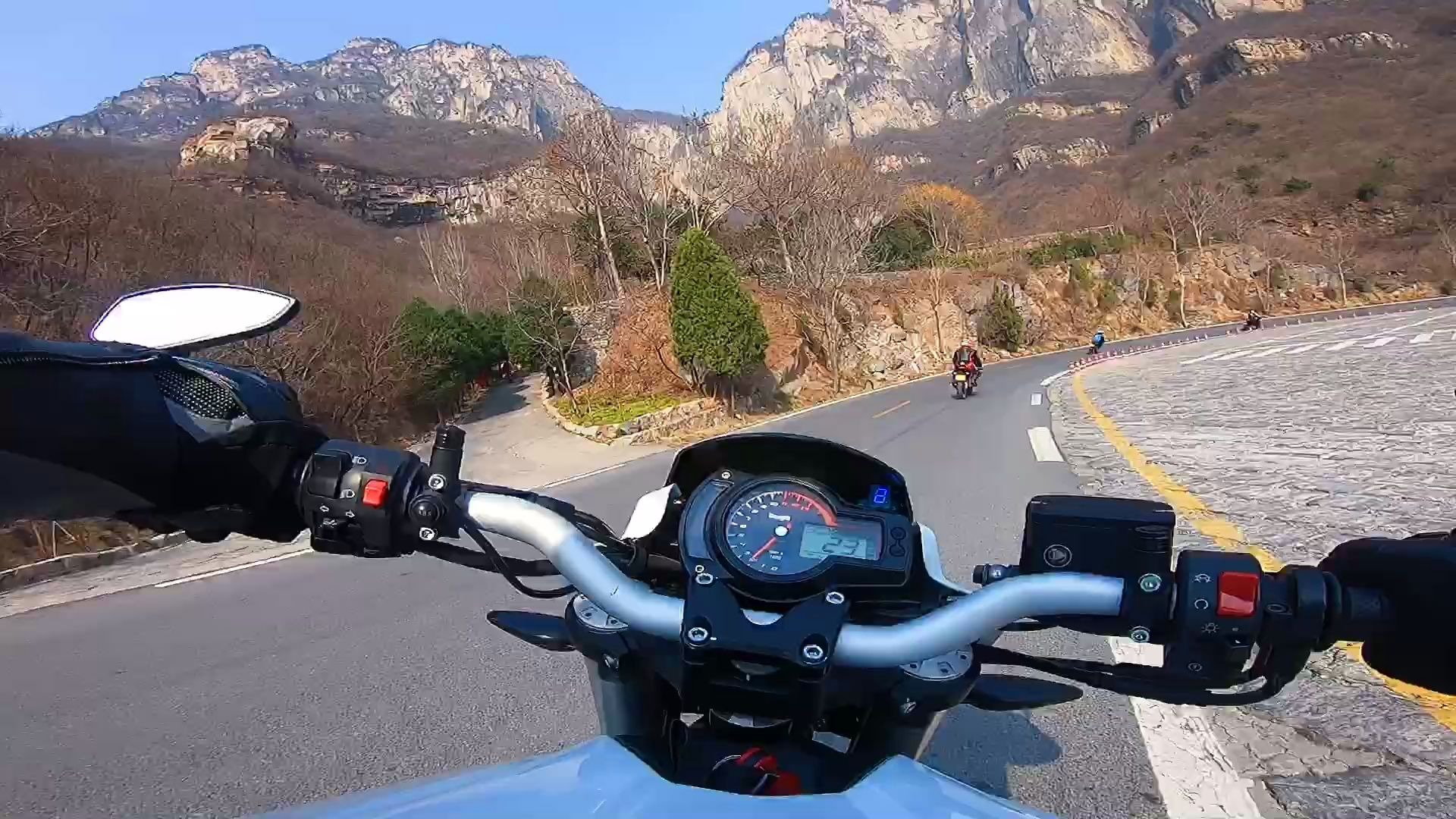 黄龙600跑山开春第一跑车少爽歪歪