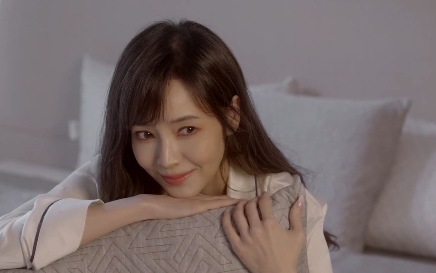 2023年1月13日 侯佩岑 代言 jblin「黑科技超導體感 石墨烯能量寢具組