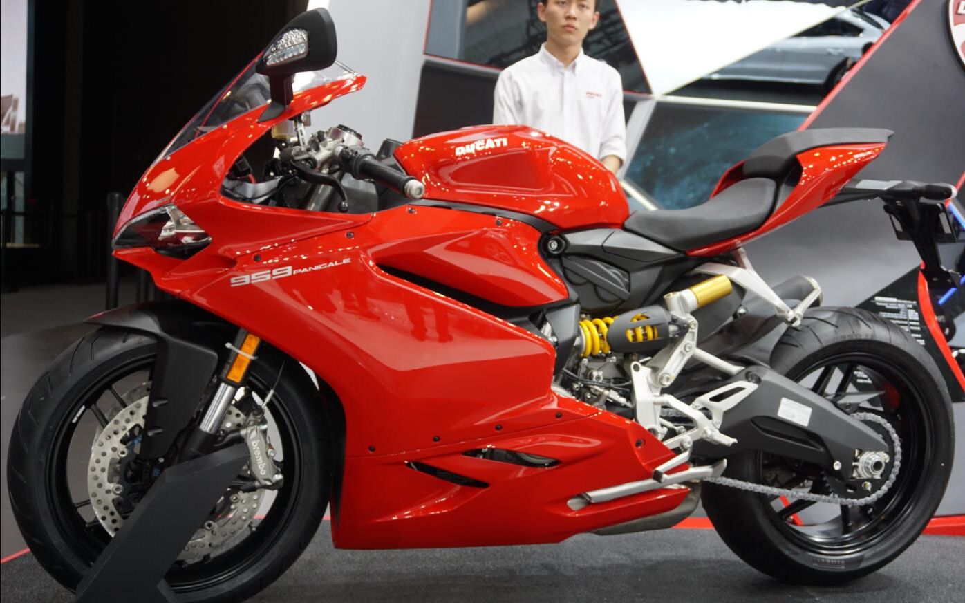 [摸摸车型实拍]杜卡迪新款跑车959 panigale,成都国际车展实拍_摸摸爱