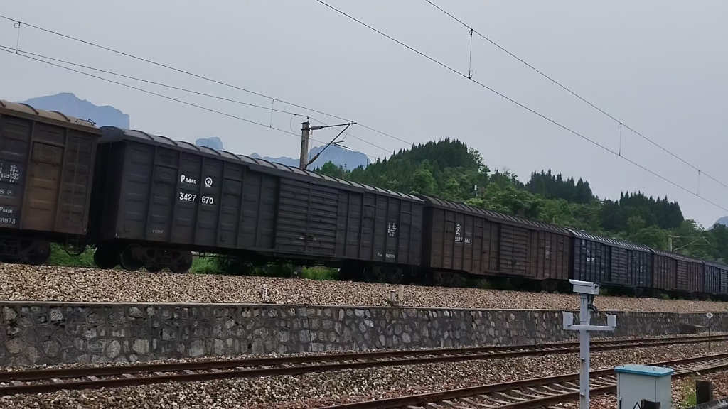 焦柳铁路-张家界拍蓝精灵货列