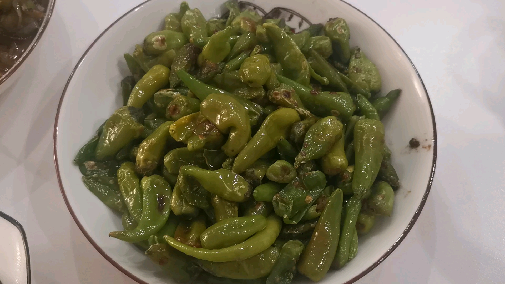 一碗煎辣椒,一整个震惊!