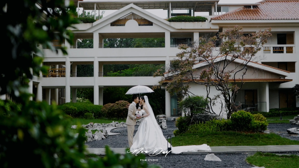 [图]嫁给了那个认识21年，相恋15年的男孩（雨中婚礼）LaLaLand firstdance