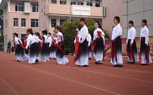 仁爱中学20届5班运动会入场式【改革春风吹满地】哔哩哔哩bilibili