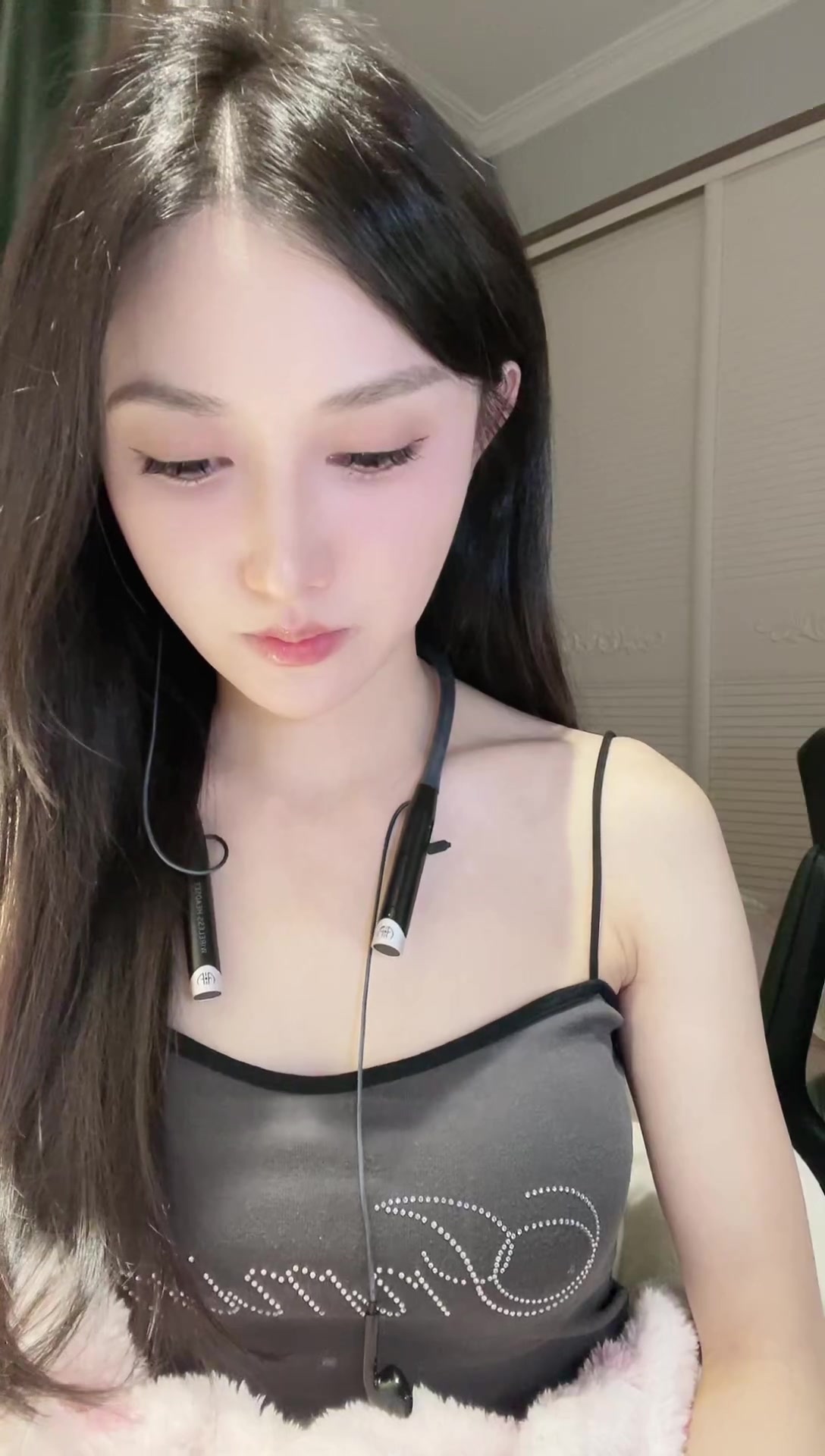 【汤圆录制】 2024-12-06 妮豆子直播回放(高画质)