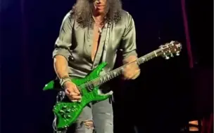 Descargar video: Slash 使用Ron Estrada建造的BCR CS. Live 哥伦比亚2022-10-12