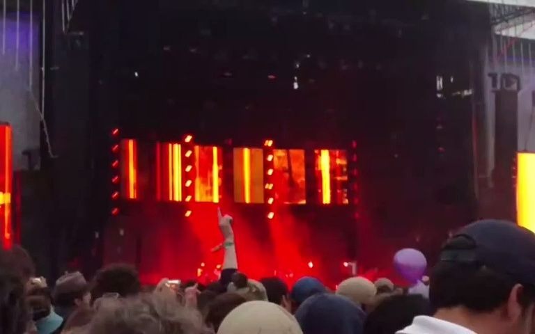 [图]Radiohead - Bodysnatchers @ Outside Lands 2016 [1080P]