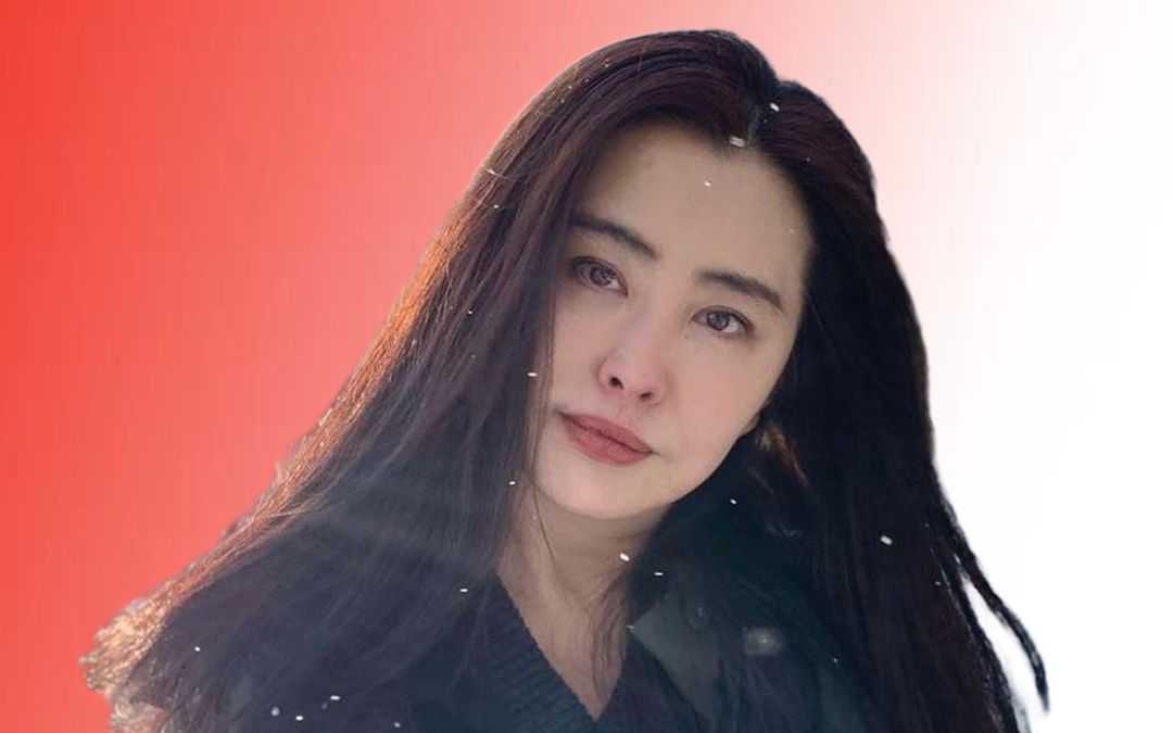 终于藏不住了?17年不拍戏不嫁豪门 ,为何王祖贤拥有300亿资产