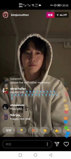 新年快乐,中间有一丢丢卡,好像说了明年exo会回归,solo,演唱会,还有