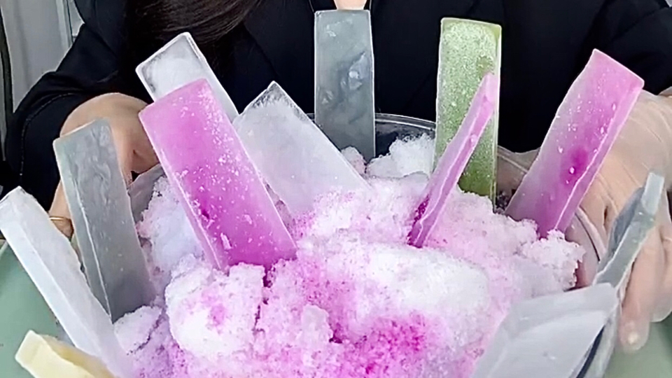 沉浸式吃冰声控🧊琪琪爱吃冰-声控麦子-声控麦子-哔哩哔哩视频