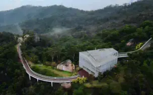 迷雾山林，架空栈道