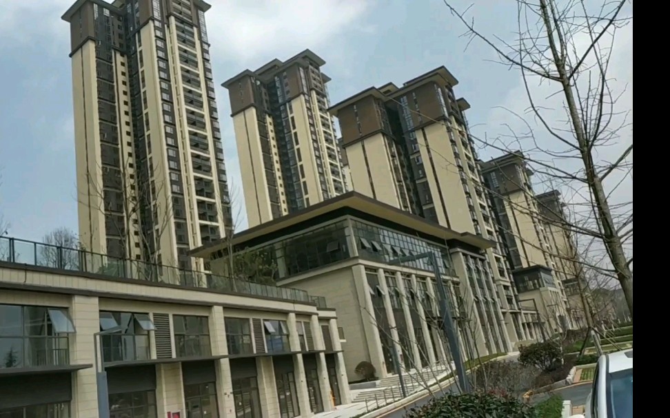 包工头阿武和陆老板,合作贵阳万科理想城精装房来装修.