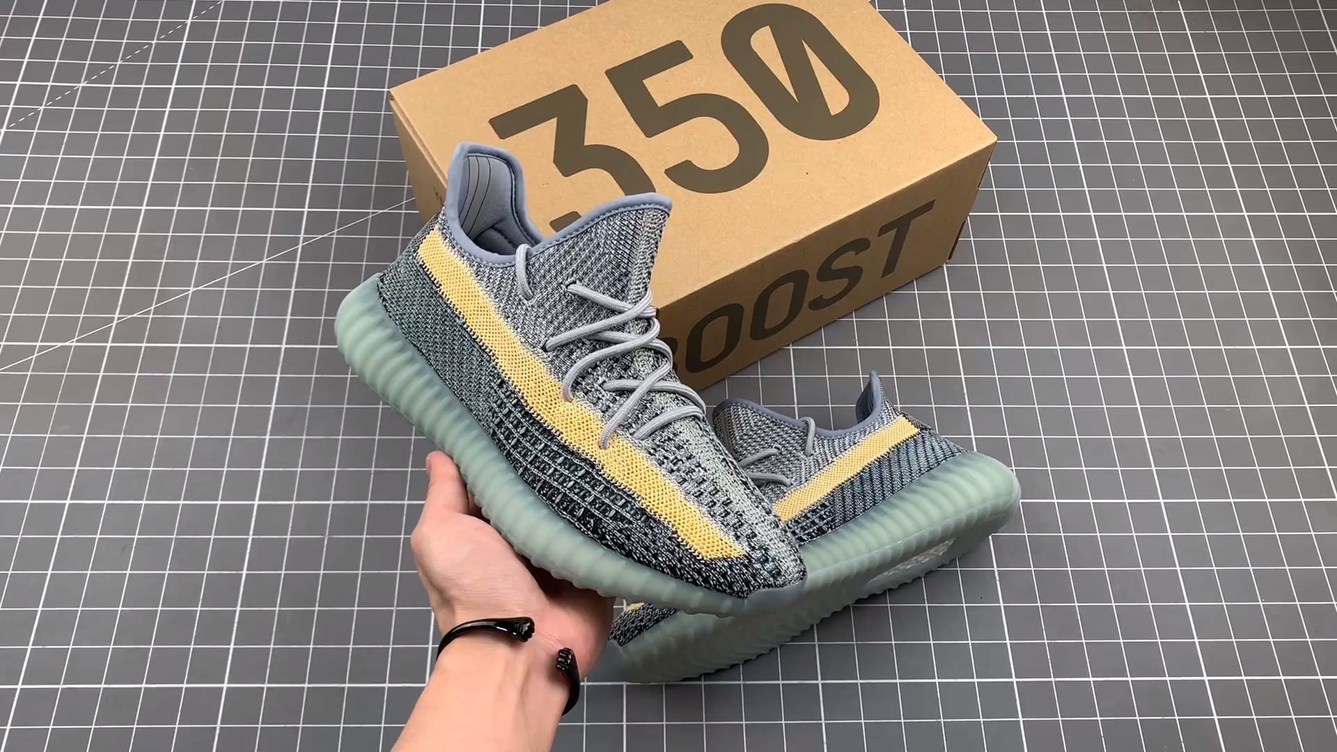 yeezy 350 v2水洗丹宁