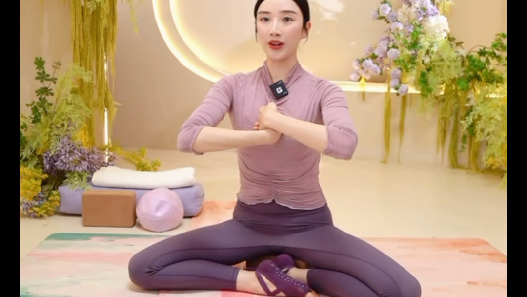 rosie老师瑜伽(肩颈)2024011682