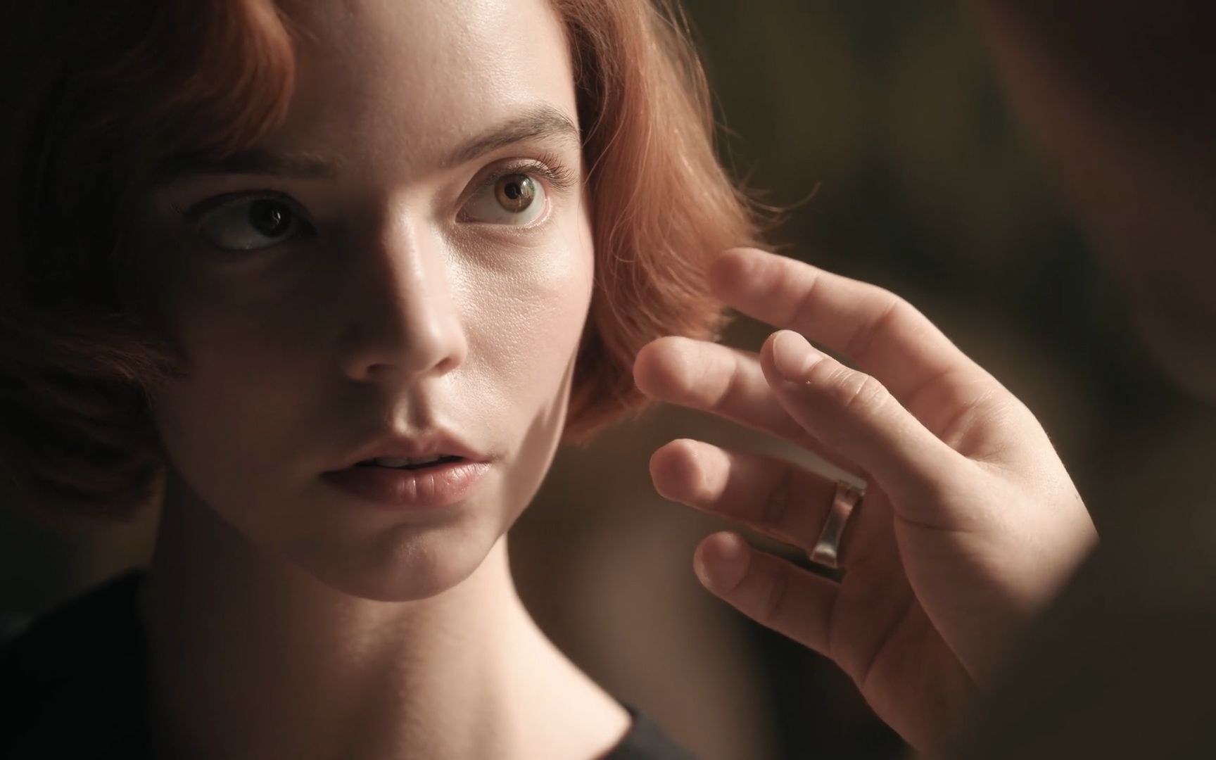 后翼弃兵/女王的棋局 卡姿兰大眼睛遇上x冷淡风格高级脸