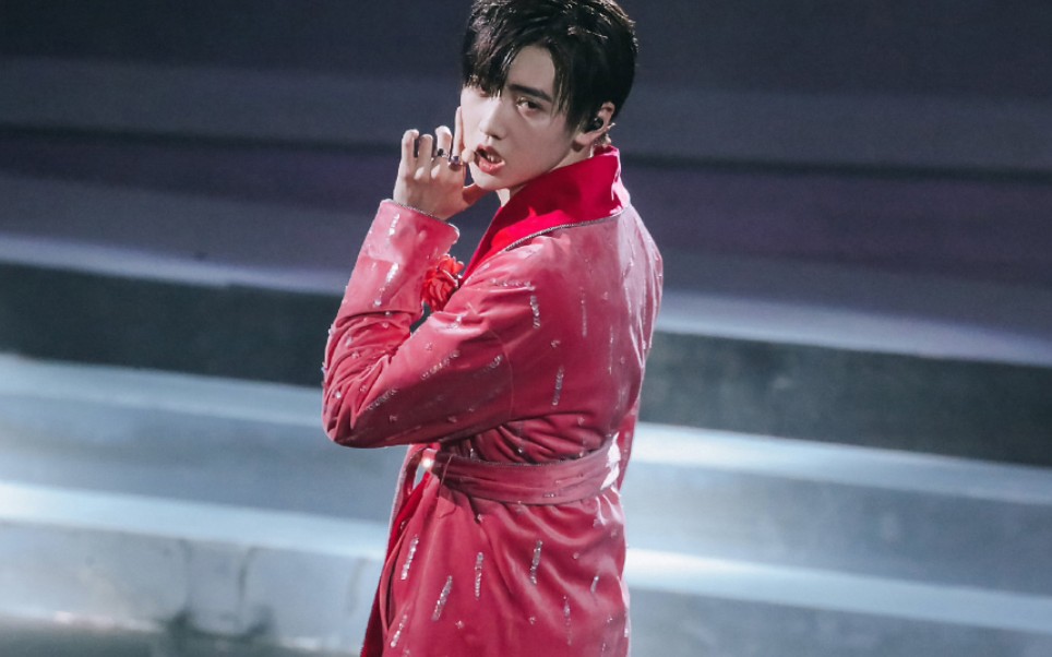 【焉栩嘉】r1se重庆演唱会 【bad guy】爱是你胸口玫瑰花