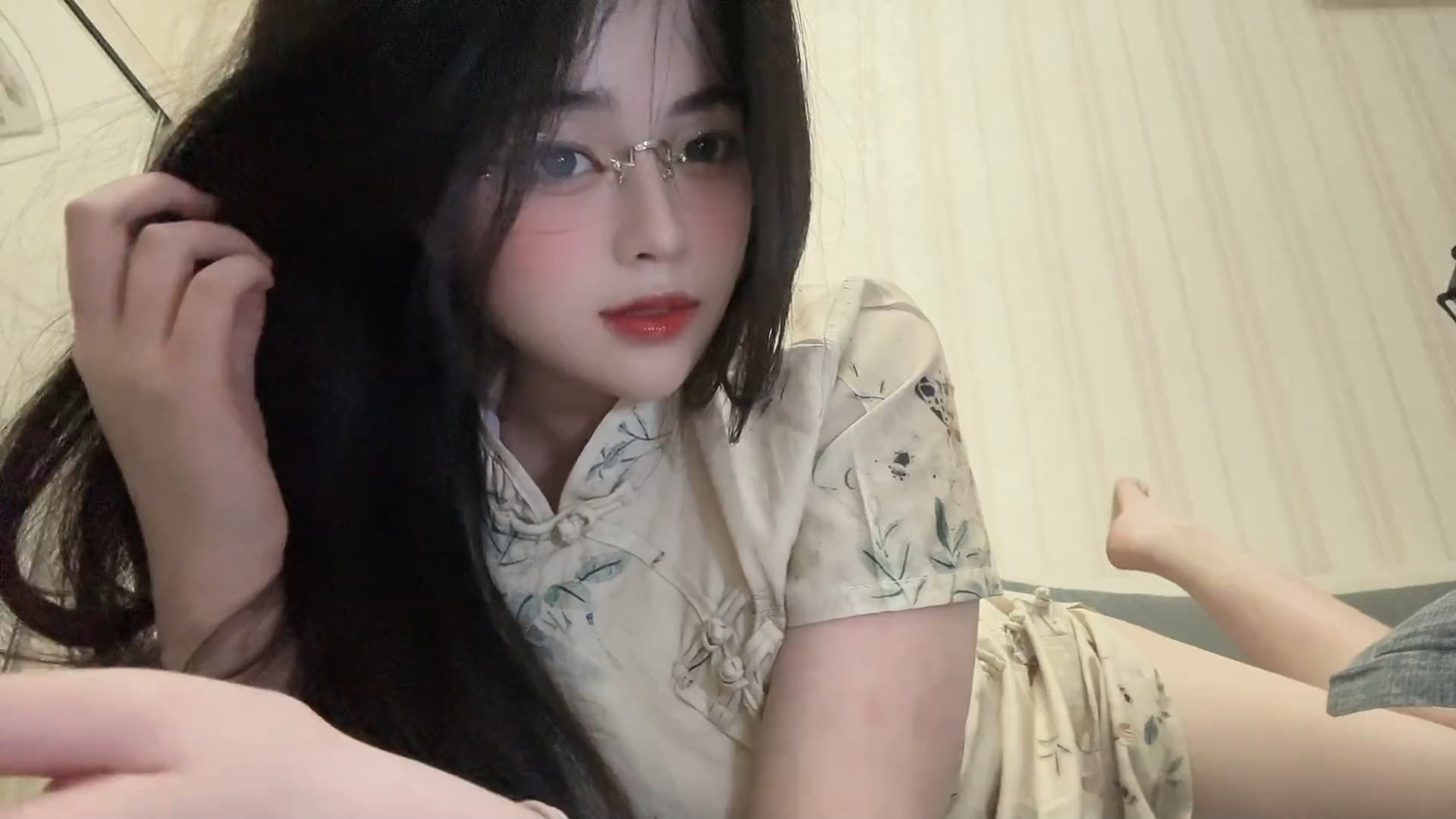 【哔哩哔哩ktv】爱江山更爱美人 - 小阿枫(伴奏)