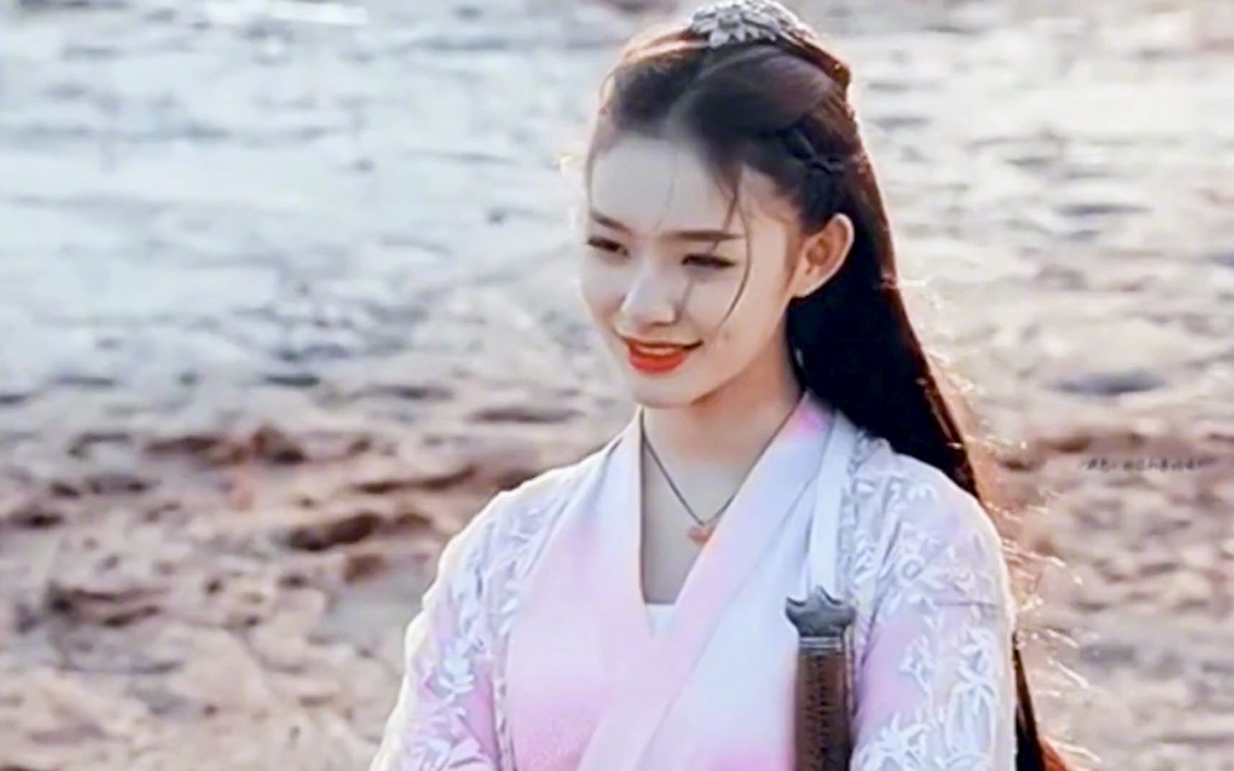 "林允"版的"萧薰儿"真的很甜美呢,给制片人加鸡腿~期待第二部