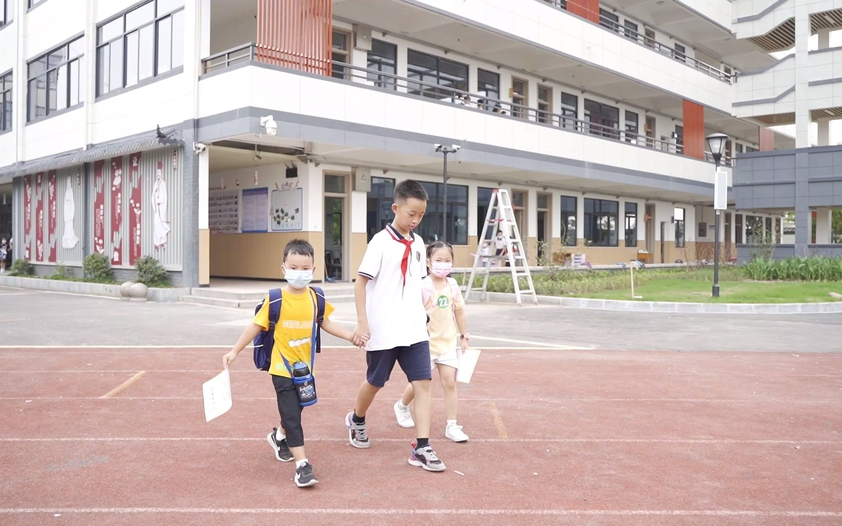 “大手牵小手 爱满新学堂”——义蓬二小举行一年级新生入学仪式哔哩哔哩bilibili