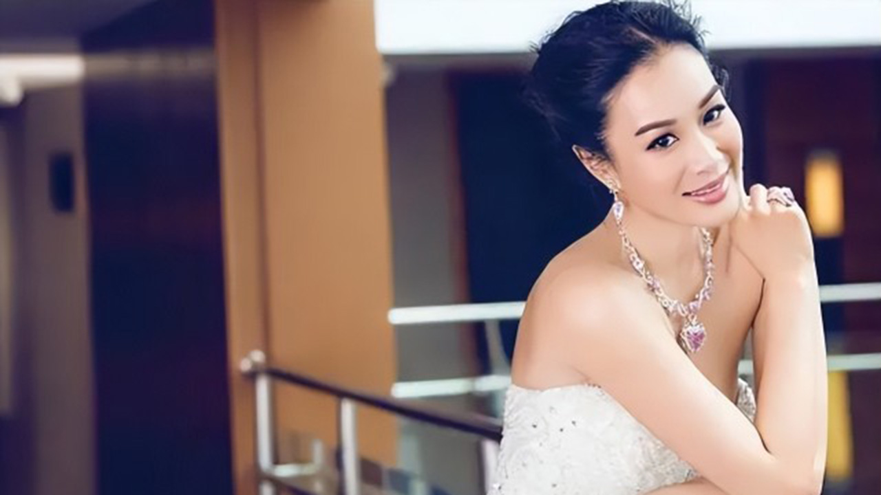 钟丽缇:93年港姐冠军,多次错爱后,带3个女儿嫁小12岁山东男人