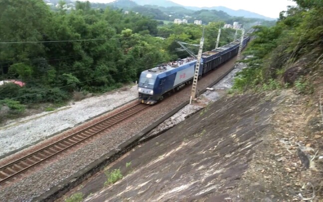 【中国铁路】实拍南防铁路上繁忙的货物列车合集哔哩哔哩bilibili