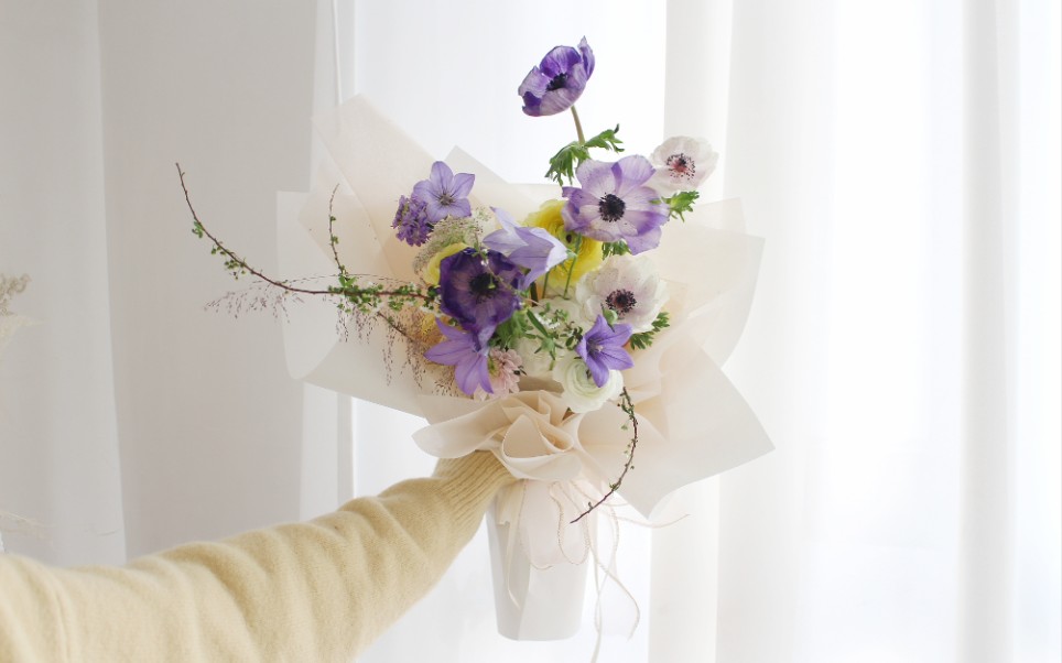 治愈花艺 | 又到一年银莲花*紫色系小花束_哔哩哔哩 (゜-゜)つロ 干杯