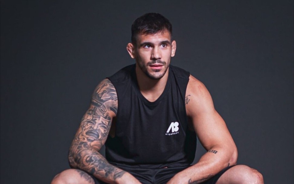 ufc轻重量级亚历山大-拉基克能否摧毁波兰大锤夺得冠军宝座