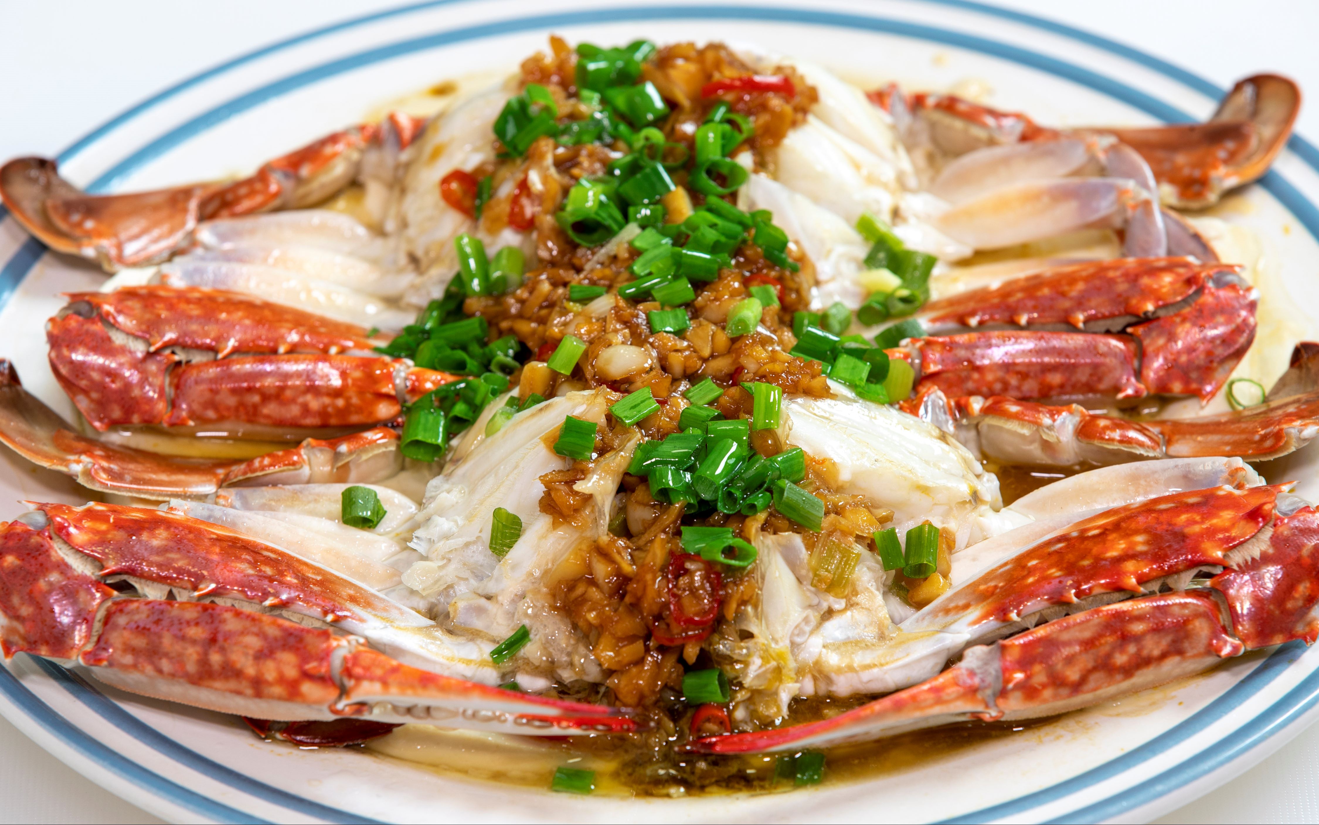 清蒸螃蟹创新做法蒜蓉蒸螃蟹家常海鲜好吃看得见孩子们最喜欢