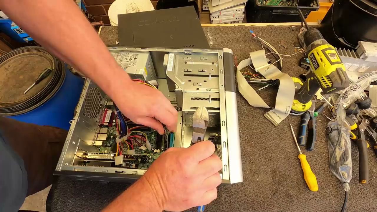 油管搬运生肉看国外真正的电脑垃圾佬是怎么赚钱的