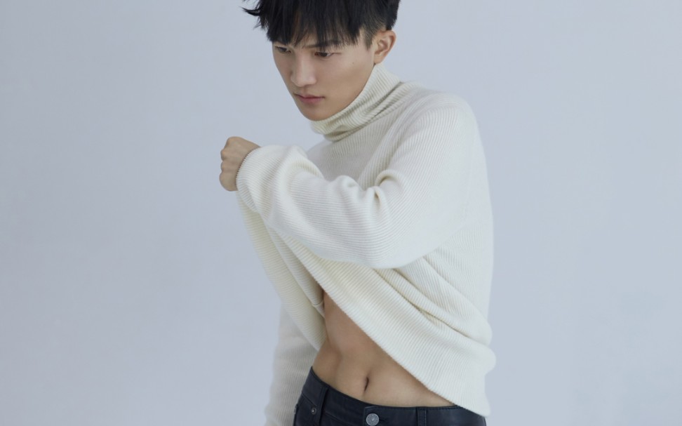 【周深】【百花"深"处】【深深给你说早安!】心动瞬间!不仅有腹肌照!