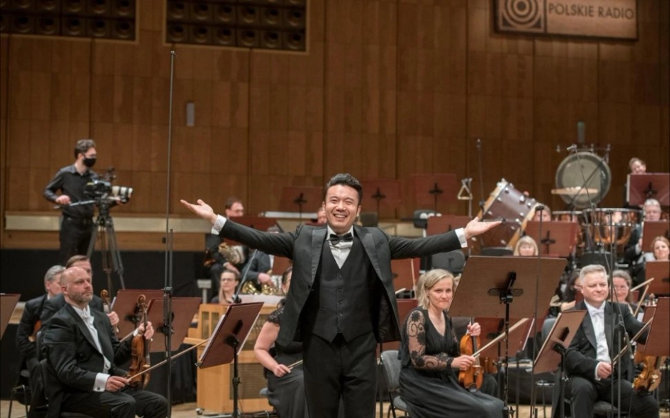 2021年青年男高音歌唱家张龙波兰华沙个人独唱音乐会山中林涛沙沙低吟