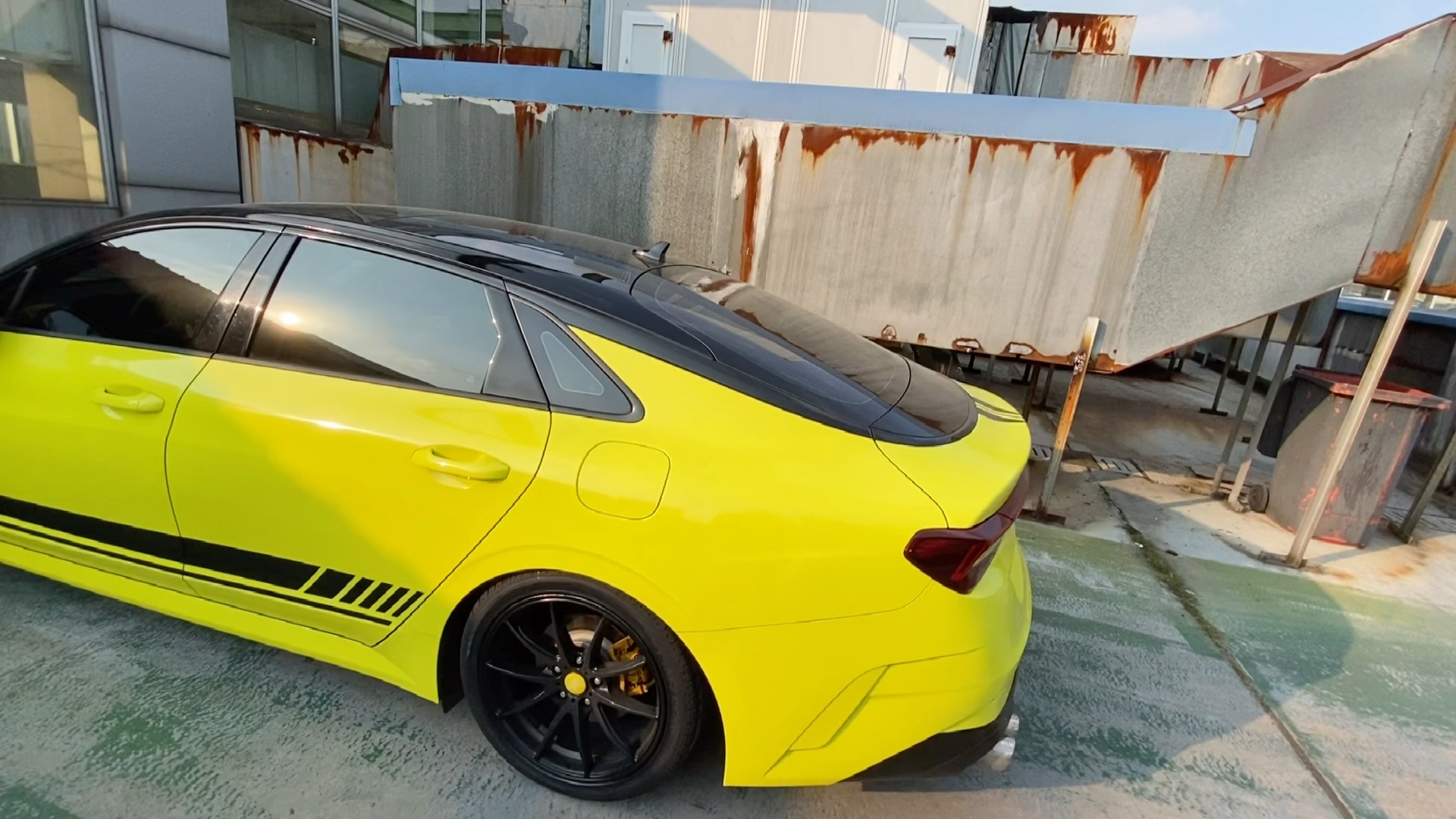 起亚凯酷低趴姿态