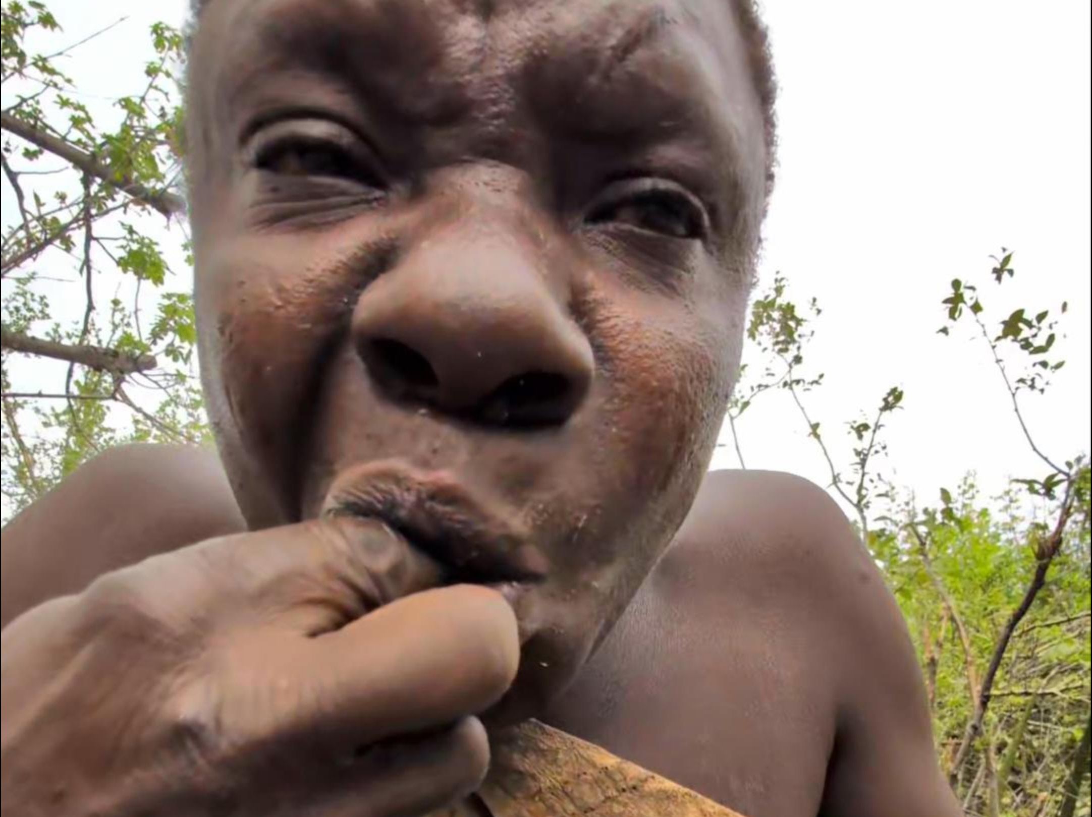 沉浸式体验非洲哈扎比部落男人干饭名场面系列合集