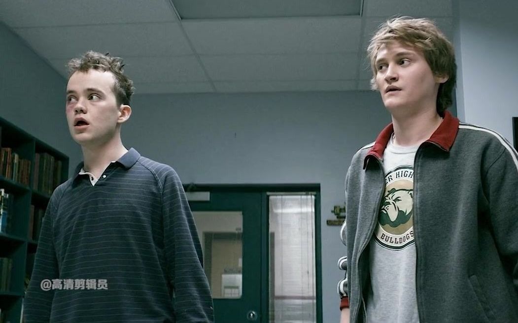 【韦恩】见到他只能躲,这是我见过最嚣张的校霸!