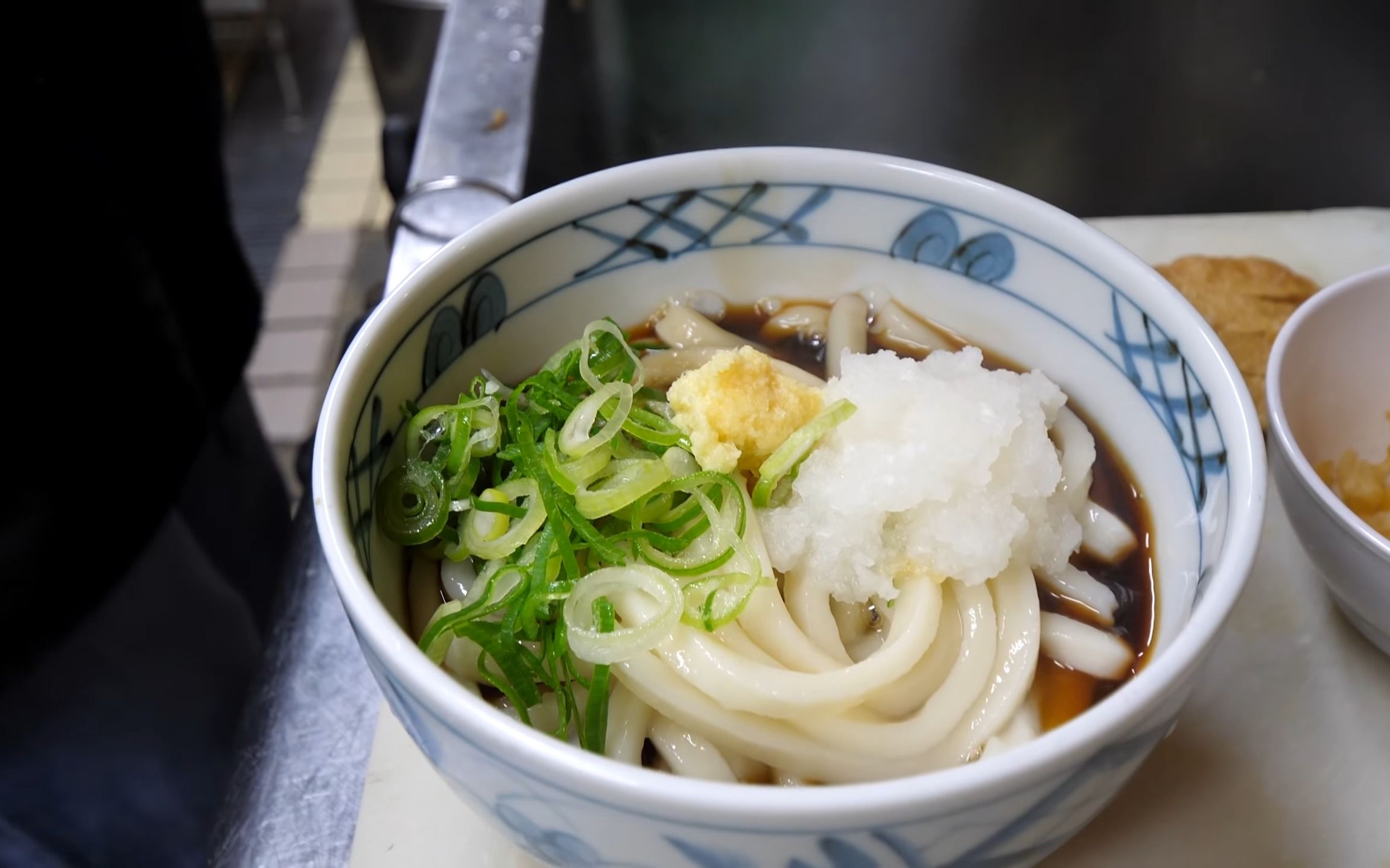 老顧客每天都想吃豬排蓋飯的昭和烏冬麵店丨udon noodles in hyogo