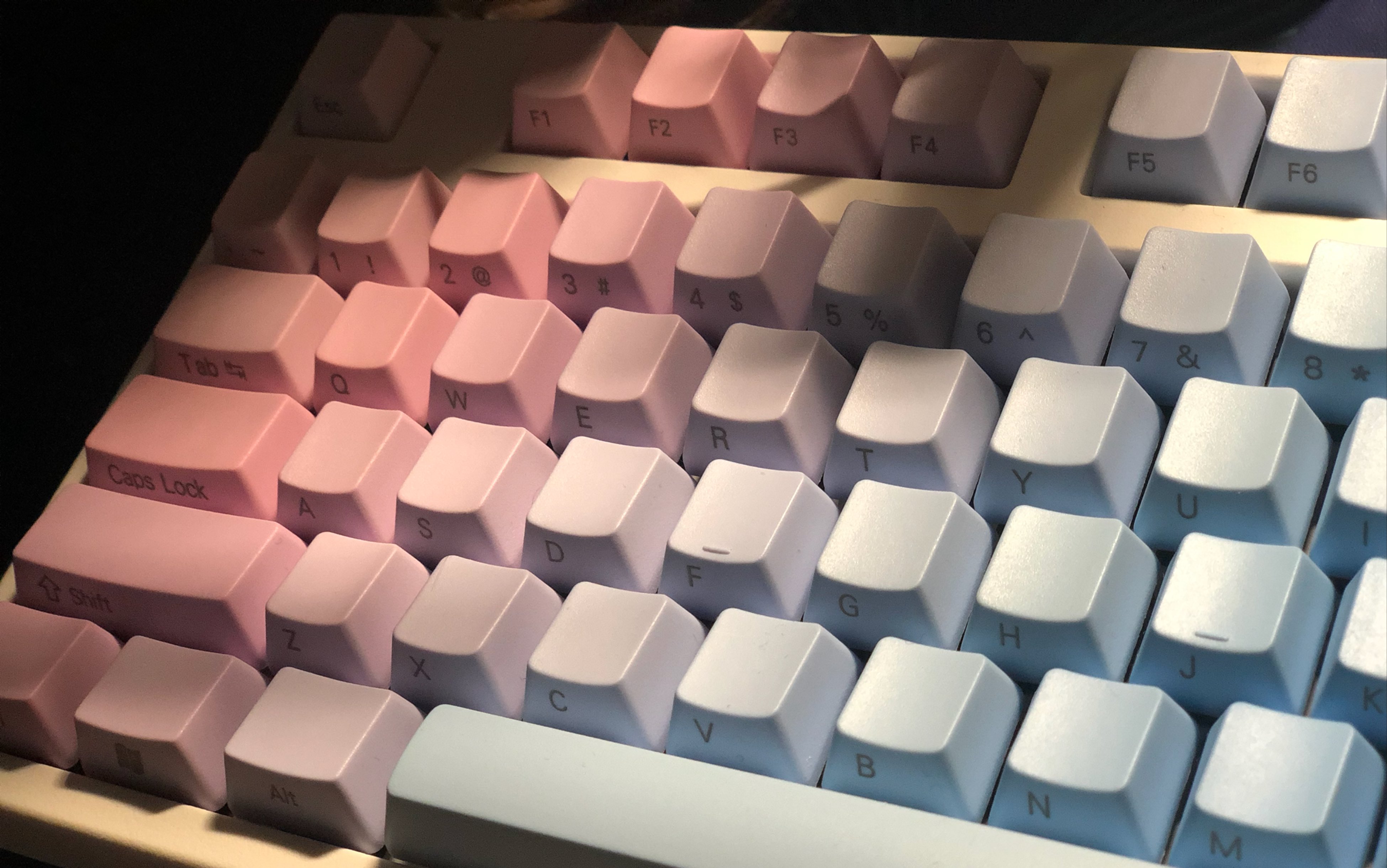 【生活家jenny】8倍速更换圣手二代渐变色键帽_哔哩