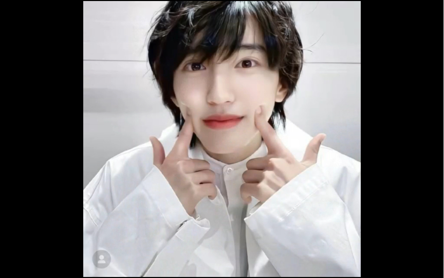 道枝骏佑-我爱笑起来超超超好看的男孩纸