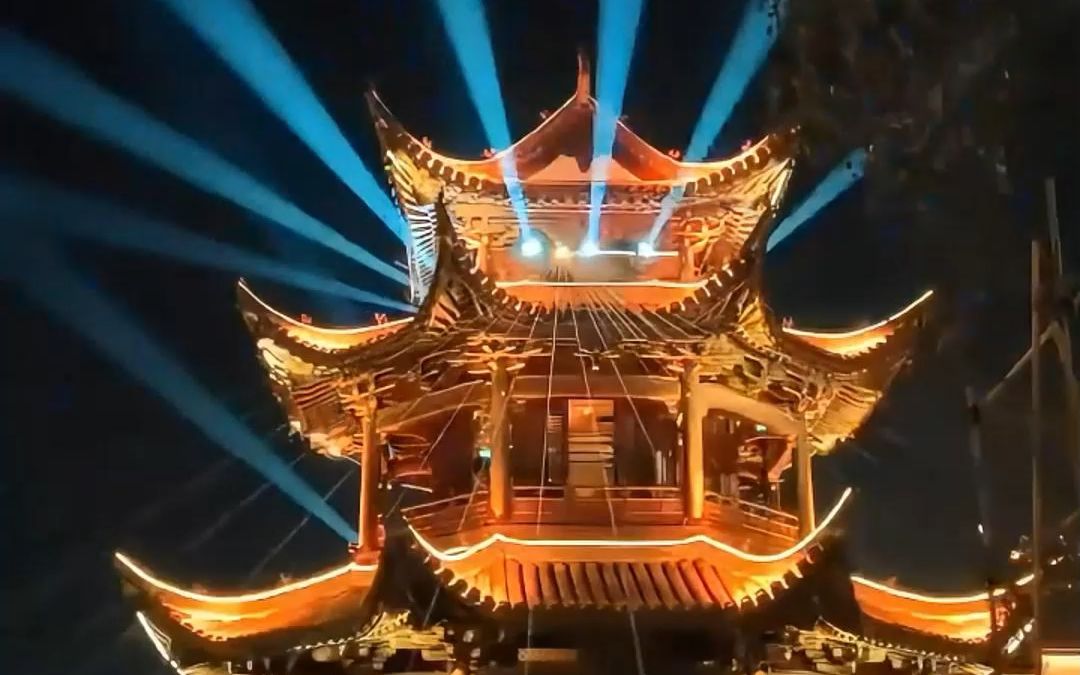 这么好看的古塔灯光秀,你知道是用了什么灯打造的吗?