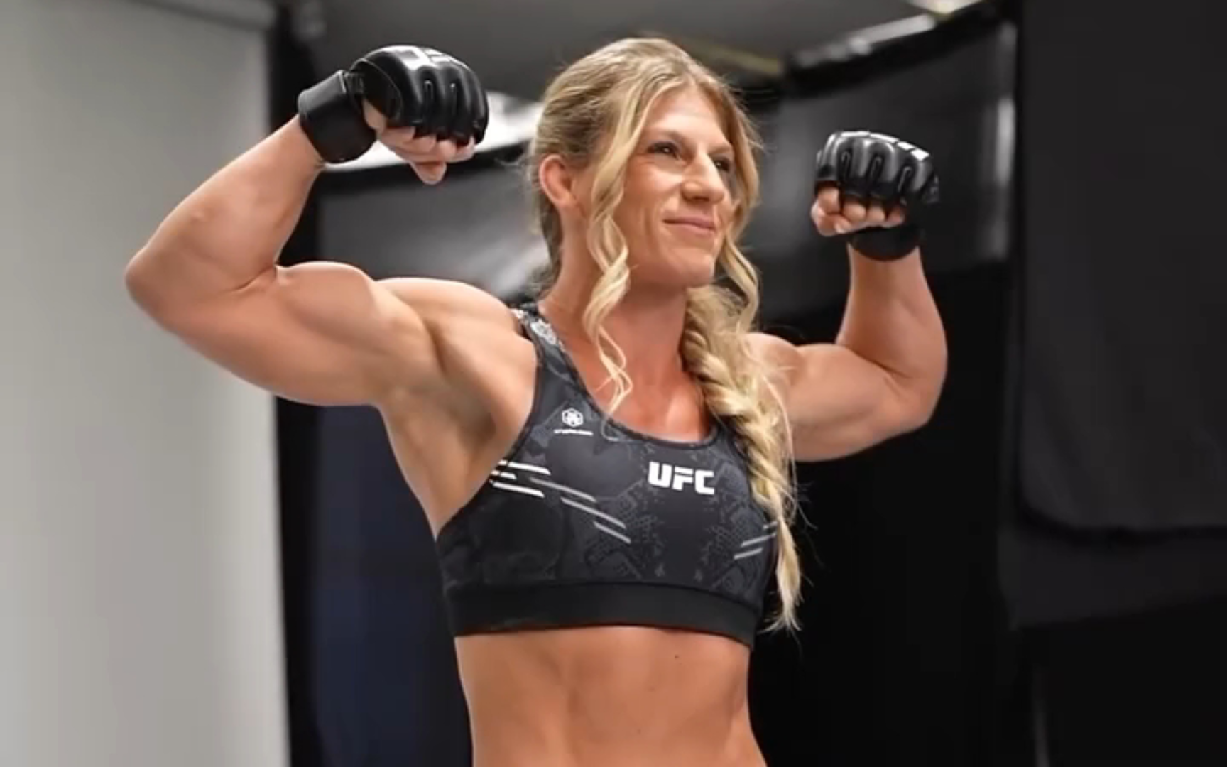 ufc300凯拉·哈里森拍定妆照